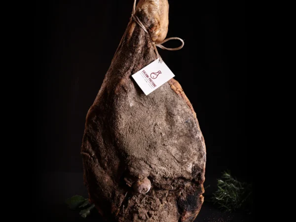 Prosciutto intero di Suino nero brado